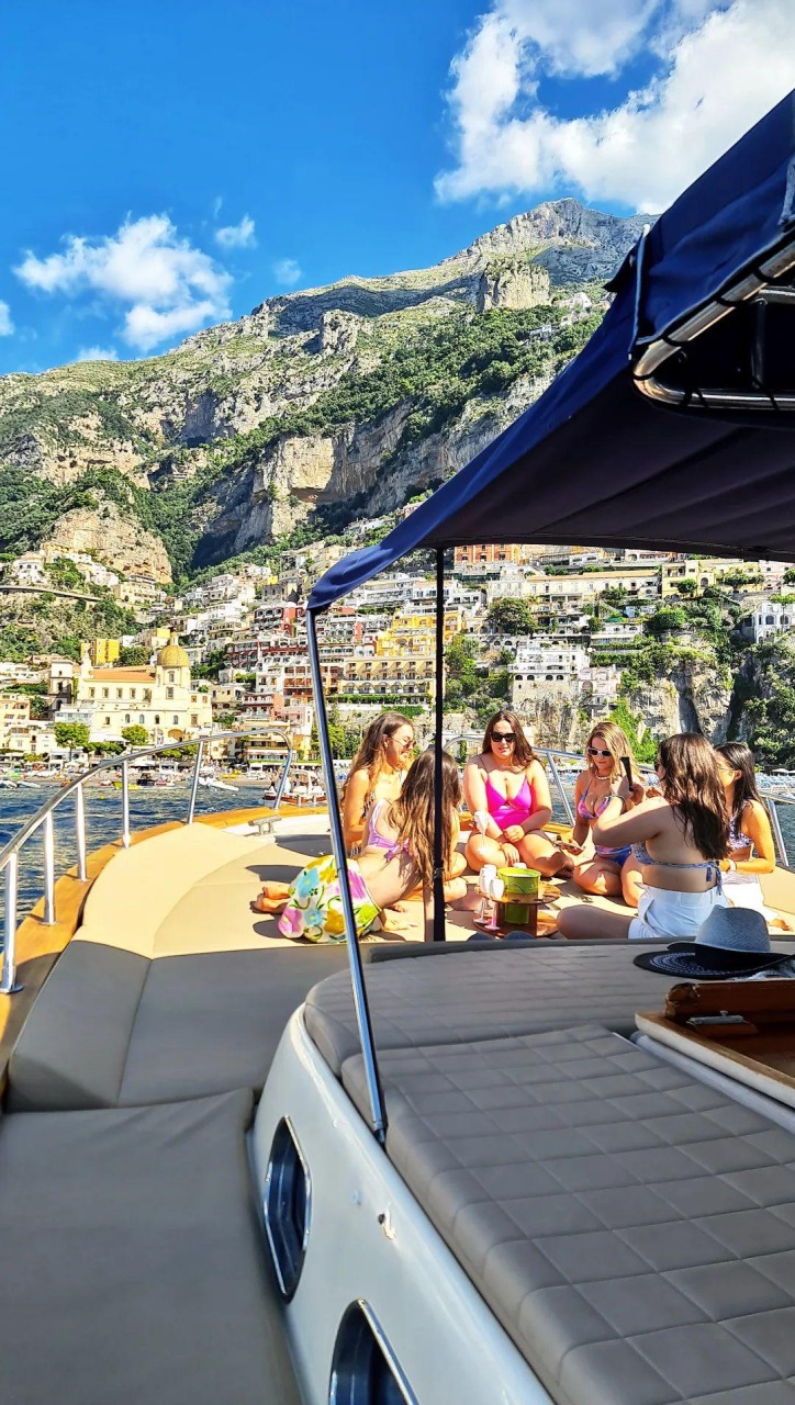 Private 4-Hour Tour to Positano with limoncello tasting